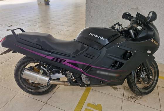 HONDA CBR 1000F 